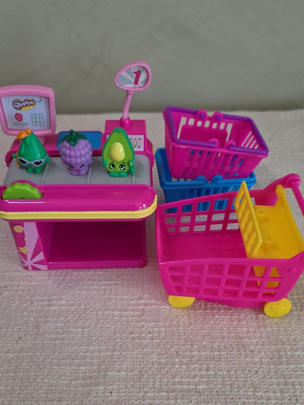 Shopkins Checkout Register Cart Baskets & 3 Figures Posh Pear Avocado Raspberry